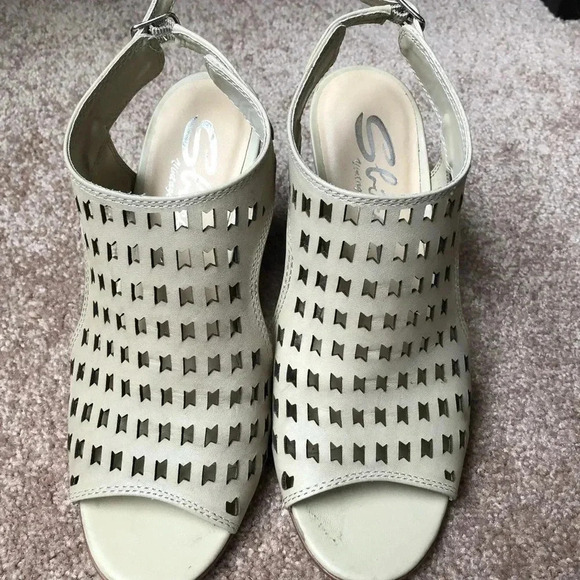Sbicca lightening heels perforated 6.5 sandals - Picture 3 of 7